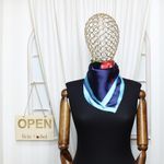 Fashion, accesorii si bijuterii - Femei - Accesorii femei - Esarfe si fulare femei - Batic dama, Buticcochet, dimensiune 60x60 cm, 60% poliester 40% matase, cu flori, Bleumarin - ES1892 - Infinity.ro