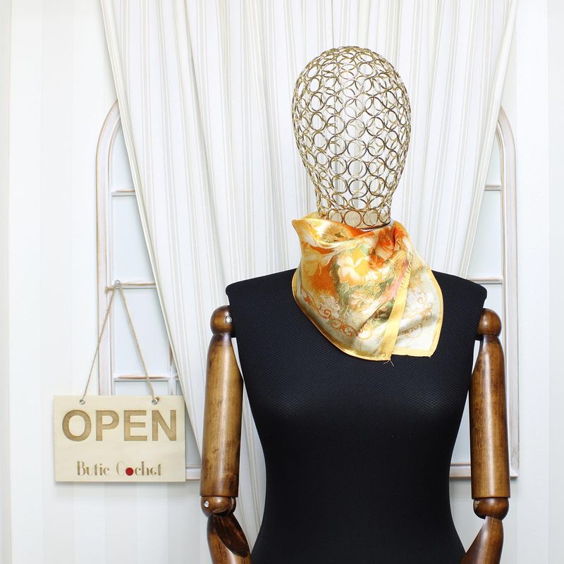 Fashion, accesorii si bijuterii - Femei - Accesorii femei - Esarfe si fulare femei - Batic dama, Buticcochet, dimensiune 60x60 cm, 60% poliester 40% matase, imprimeu floral stilizat, Portocaliu - ES1887 - Infinity.ro