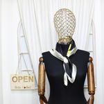 Fashion, accesorii si bijuterii - Femei - Accesorii femei - Esarfe si fulare femei - Batic dama, Buticcochet, dimensiune 60x60 cm, 60% poliester 40% matase, model floral, Negru - ES1872 - Infinity.ro