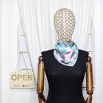 Fashion, accesorii si bijuterii - Femei - Accesorii femei - Esarfe si fulare femei - Batic dama, Buticcochet, dimensiune 60x60 cm, 60% poliester 40% matase, model floral, Gri - ES1875 - Infinity.ro