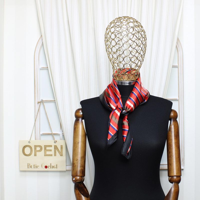 Fashion, accesorii si bijuterii - Femei - Accesorii femei - Esarfe si fulare femei - Batic dama, Buticcochet, dimensiune 60x60 cm, 60% poliester 40% matase, model liniar, Rosu - ES1868 - Infinity.ro