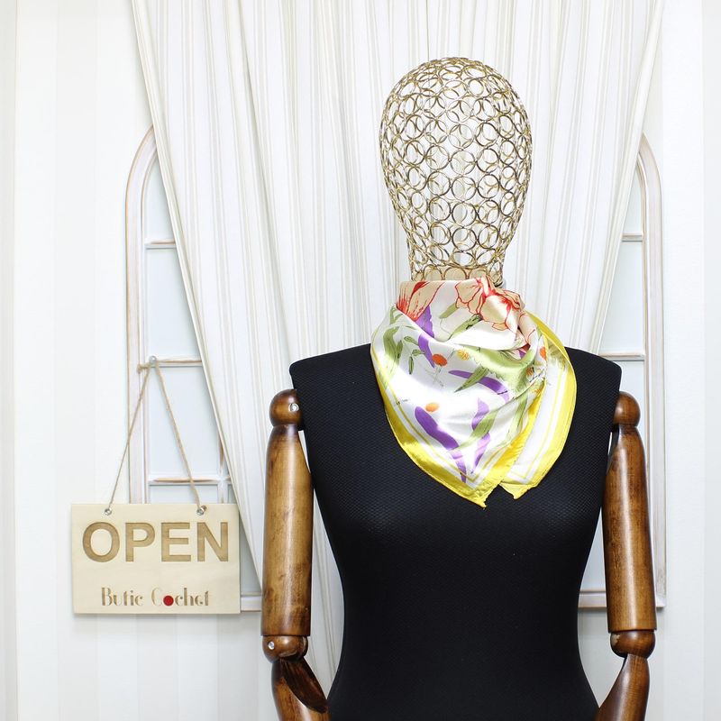Fashion, accesorii si bijuterii - Femei - Accesorii femei - Esarfe si fulare femei - Batic dama, Buticcochet, dimensiune 60x60 cm, 60% poliester 40% matase, imprimeu floral, Galben - ES1844 - Infinity.ro