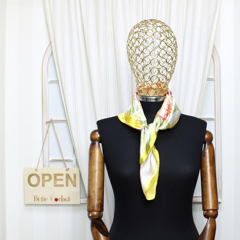 Fashion, accesorii si bijuterii - Femei - Accesorii femei - Esarfe si fulare femei - Batic dama, Buticcochet, dimensiune 60x60 cm, 60% poliester 40% matase, imprimeu floral, Galben - ES1844 - Infinity.ro