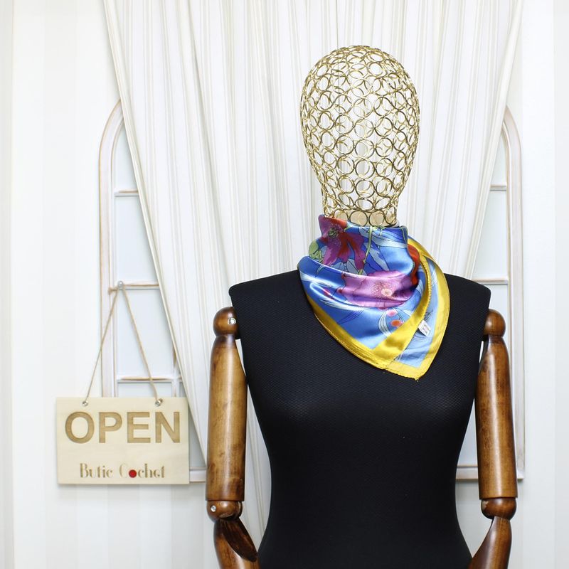 Fashion, accesorii si bijuterii - Femei - Accesorii femei - Esarfe si fulare femei - Batic dama, Buticcochet, dimensiune 60x60 cm, 60% poliester 40% matase, imprimeu floral, Albastru - ES1850 - Infinity.ro