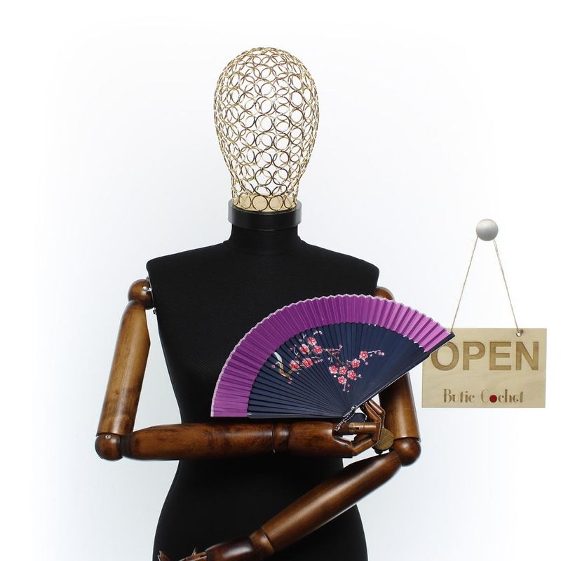 Fashion, accesorii si bijuterii - Femei - Accesorii femei - Alte accesorii femei - Evantai pliabil, Buticcochet, din platic, imprimeu floral, 22 cm, Bleumarin cu mov inchis - EV304 - Infinity.ro