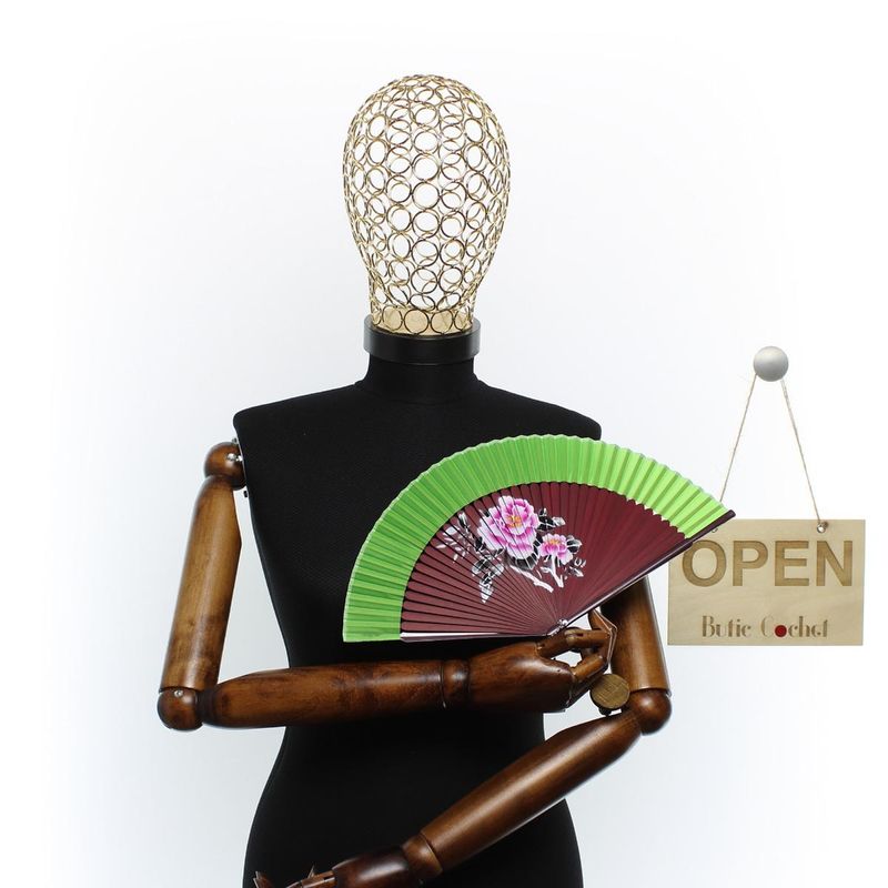 Fashion, accesorii si bijuterii - Femei - Accesorii femei - Alte accesorii femei - Evantai pliabil, Buticcochet, din platic, imprimeu floral, 22 cm, Visiniu cu verde - EV311 - Infinity.ro