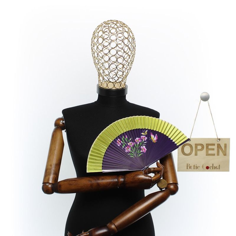 Fashion, accesorii si bijuterii - Femei - Accesorii femei - Alte accesorii femei - Evantai pliabil, Buticcochet, din platic, imprimeu floral, 22 cm, Mov cu galben - EV323 - Infinity.ro