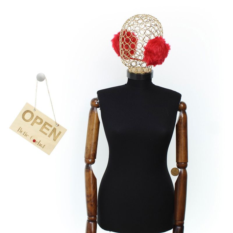 Fashion, accesorii si bijuterii - Femei - Accesorii femei - Caciuli si palarii femei - Protectie pentru urechi, casti, din material sintetic, pentru femei, ButicCochet, one size, Rosu - BNT465 - Infinity.ro