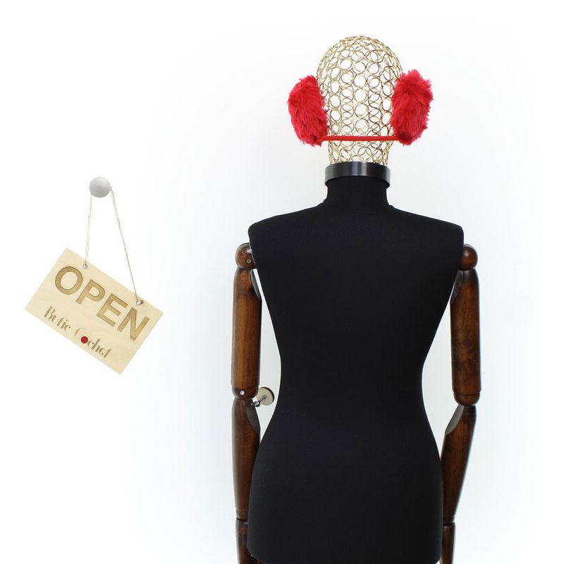Fashion, accesorii si bijuterii - Femei - Accesorii femei - Caciuli si palarii femei - Protectie pentru urechi, casti, din material sintetic, pentru femei, ButicCochet, one size, Rosu - BNT465 - Infinity.ro