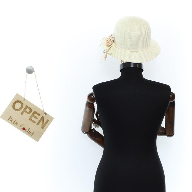 Fashion, accesorii si bijuterii - Femei - Accesorii femei - Caciuli si palarii femei - Palarie de soare dama, marime universala reglabila, ButicCochet, din paie de hartie, cu floare, Bej - PAL1632 - Infinity.ro