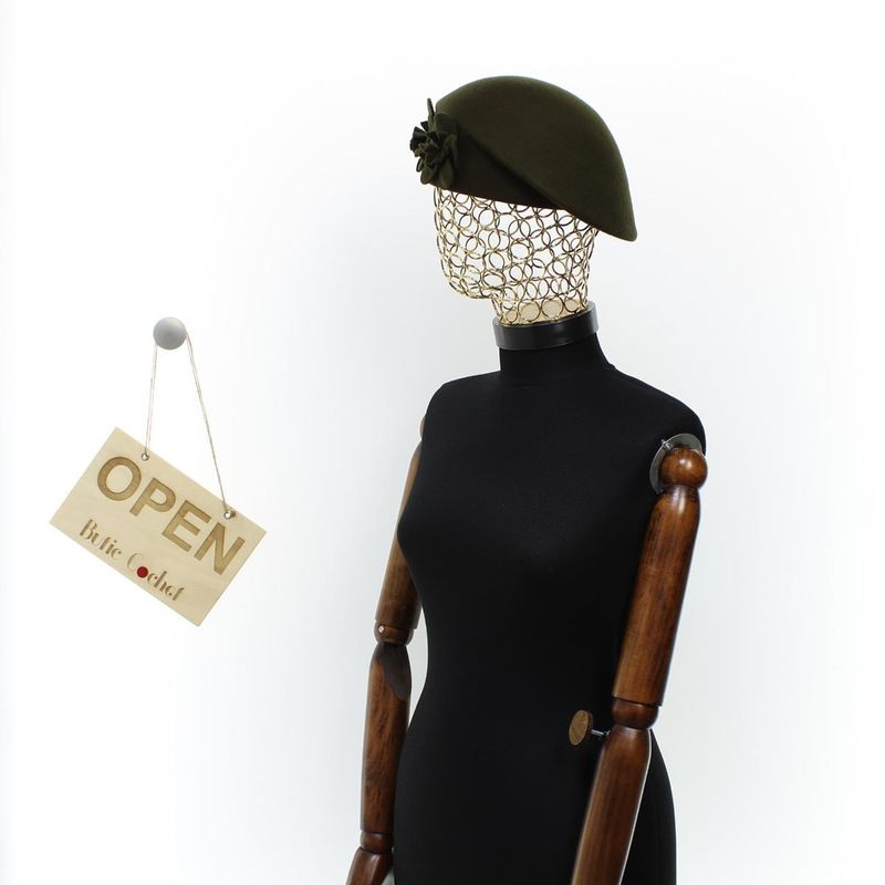 Fashion, accesorii si bijuterii - Femei - Accesorii femei - Caciuli si palarii femei - Toca de dama, din lana, Buticcochet, marime 54-57 cm, ajustabila, Kaki - PAL1601 - Infinity.ro