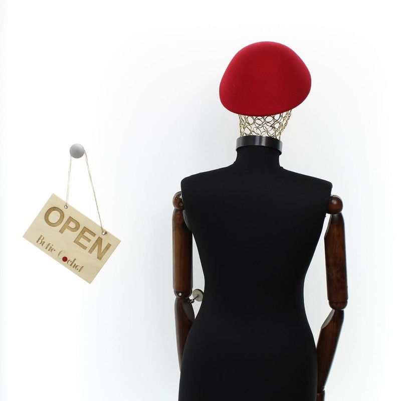 Fashion, accesorii si bijuterii - Femei - Accesorii femei - Caciuli si palarii femei - Toca de dama, din lana, Buticcochet, marime 54-57 cm, ajustabila, Rosu - PAL1600 - Infinity.ro