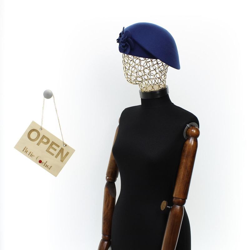 Fashion, accesorii si bijuterii - Femei - Accesorii femei - Caciuli si palarii femei - Toca de dama, din lana, Buticcochet, marime 54-57 cm, ajustabila, Albastru electric - PAL1602 - Infinity.ro