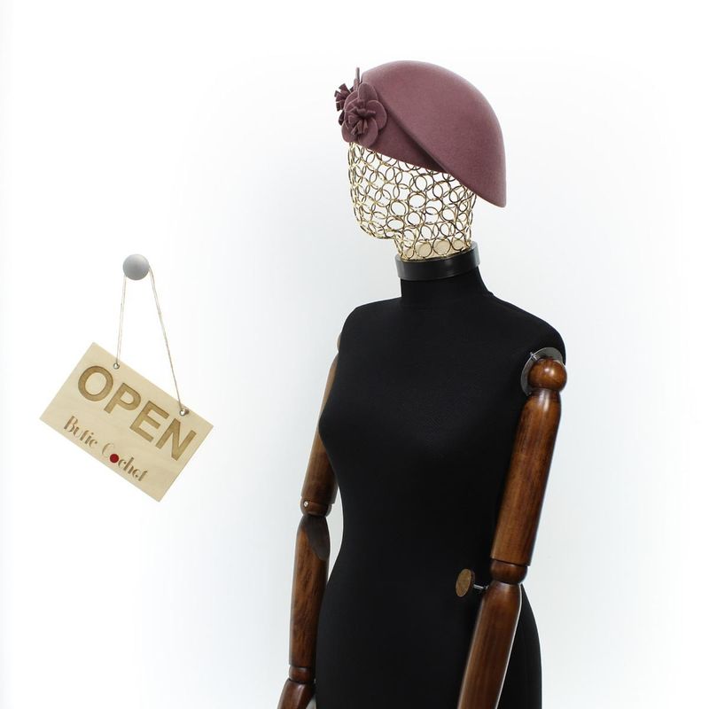 Fashion, accesorii si bijuterii - Femei - Accesorii femei - Caciuli si palarii femei - Toca de dama, din lana, Buticcochet, marime 54-57 cm, ajustabila, Lila inchis - PAL1616 - Infinity.ro