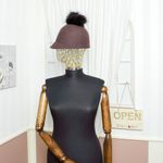 Fashion, accesorii si bijuterii - Femei - Accesorii femei - Caciuli si palarii femei - Palarie din fetru, de dama, Maro cu cicure din blanita, marime 56, reglabila, Anoul - PAL484 - Infinity.ro