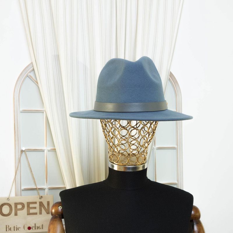 Fashion, accesorii si bijuterii - Femei - Accesorii femei - Caciuli si palarii femei - Palarie din fetru, unisex, Bleu, cu banda din piele ecologica, marime 57, reglabila, Anoul - PAL474 - Infinity.ro