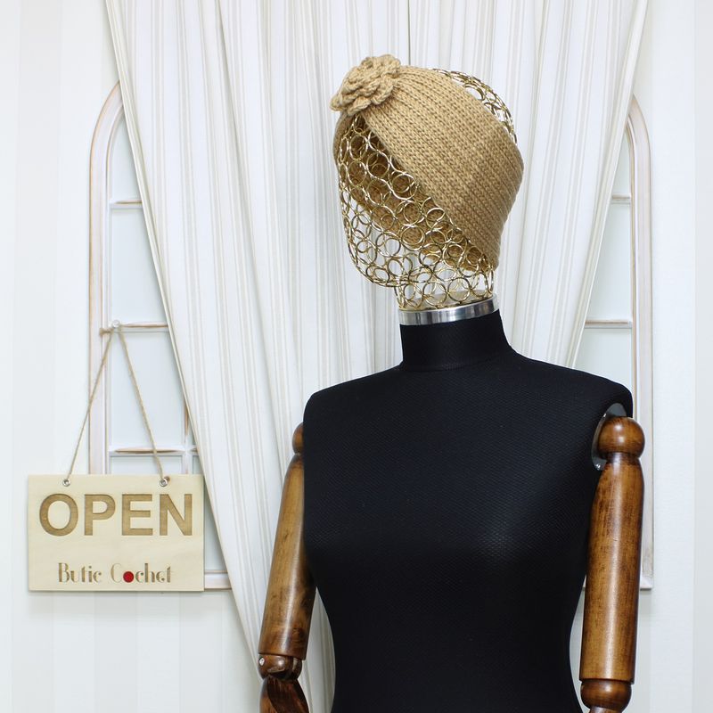 Fashion, accesorii si bijuterii - Femei - Accesorii femei - Caciuli si palarii femei - Bentita de par tricotata, de dama, 100% acril, ButicCochet, one size, model cu floare, Maro - BNT382 - Infinity.ro