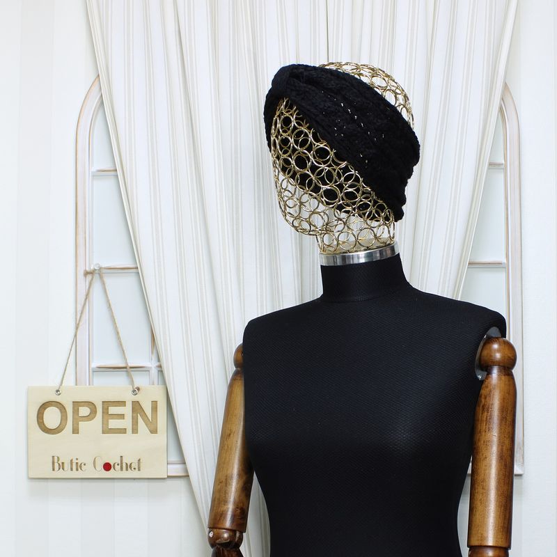 Fashion, accesorii si bijuterii - Femei - Accesorii femei - Caciuli si palarii femei - Bentita de par tricotata, de dama, 100% acril, ButicCochet, cu nod, one size, Negru - BNT399 - Infinity.ro