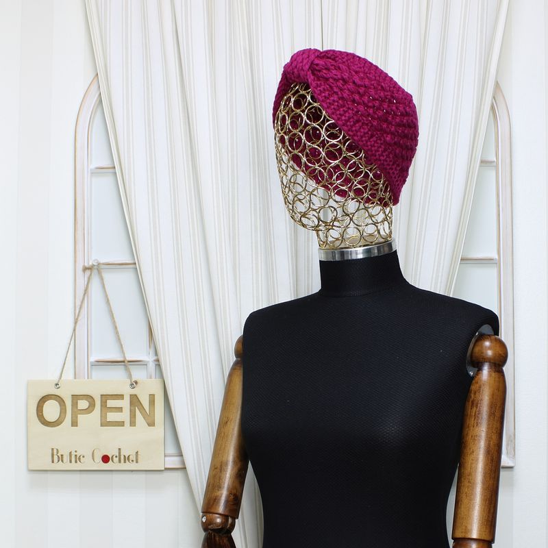 Fashion, accesorii si bijuterii - Femei - Accesorii femei - Caciuli si palarii femei - Bentita de par tricotata, de dama, 100% acril, ButicCochet, one size, Fucsia - BNT390 - Infinity.ro