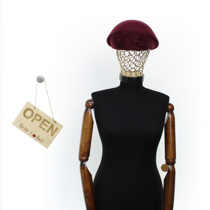 Fashion, accesorii si bijuterii - Femei - Accesorii femei - Caciuli si palarii femei - Toca de dama, din lana, Buticcochet, marime 54-57 cm, ajustabila, Visiniu - PAL1612 - Infinity.ro