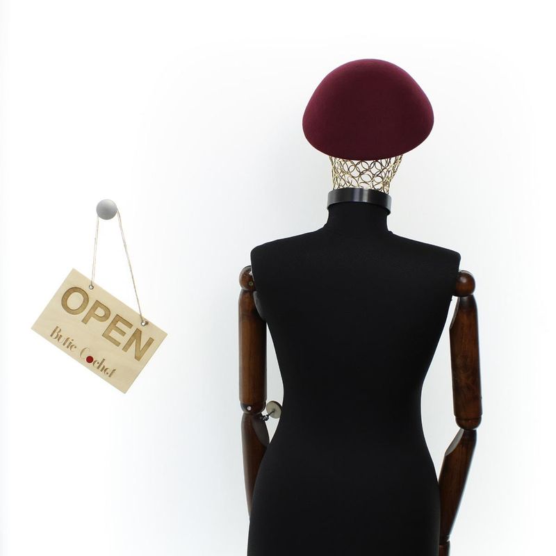 Fashion, accesorii si bijuterii - Femei - Accesorii femei - Caciuli si palarii femei - Toca de dama, din lana, Buticcochet, marime 54-57 cm, ajustabila, Visiniu - PAL1612 - Infinity.ro