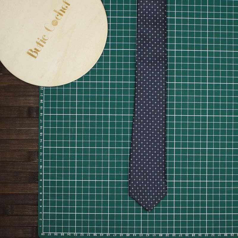 Fashion, accesorii si bijuterii - Barbati - Accesorii barbati - Cravate si papioane barbati - Cravata, Buticcochet, din material sintetic, 145 x 5.5 cm, Gri - CRV284 - Infinity.ro