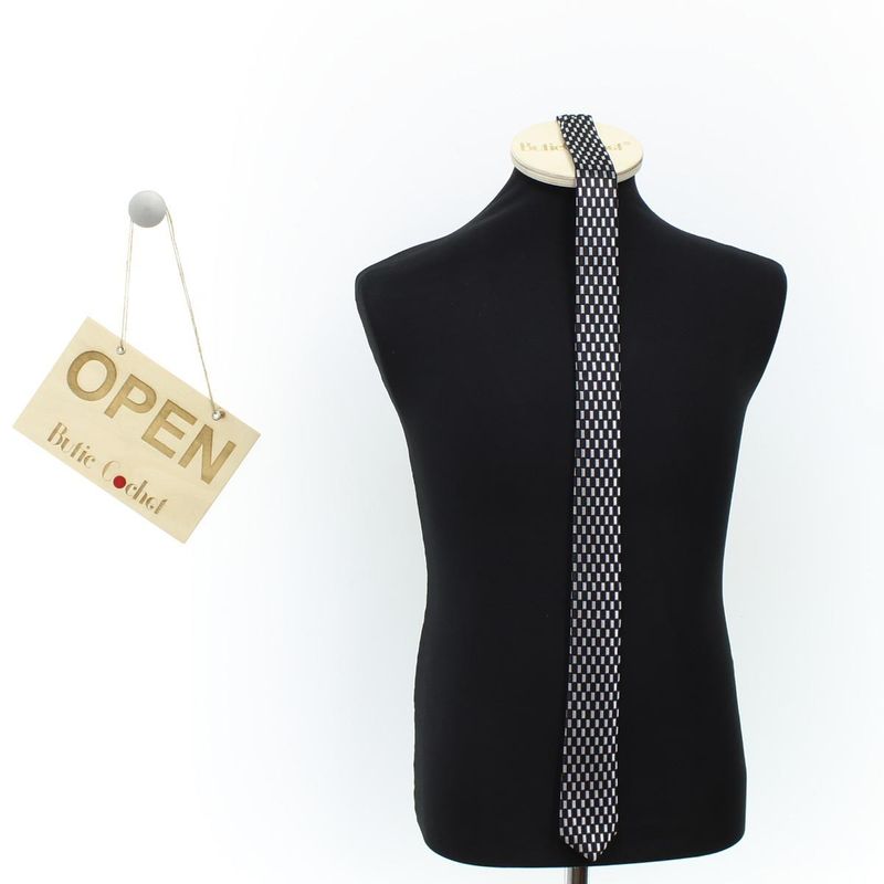 Fashion, accesorii si bijuterii - Barbati - Accesorii barbati - Cravate si papioane barbati - Cravata, Buticcochet, din material sintetic, 145 x 5.5 cm, Negru cu gri - CRV306 - Infinity.ro