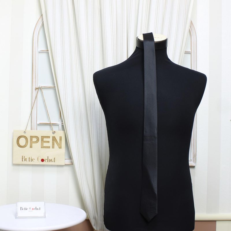 Fashion, accesorii si bijuterii - Barbati - Accesorii barbati - Cravate si papioane barbati - Cravata, Buticcochet, din material sintetic, 145 x 5.5 cm, Negru - CRV235 - Infinity.ro