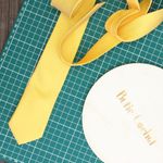 Fashion, accesorii si bijuterii - Barbati - Accesorii barbati - Cravate si papioane barbati - Cravata, Buticcochet, din material sintetic, 145 x 5.5 cm, Galben - CRV238 - Infinity.ro