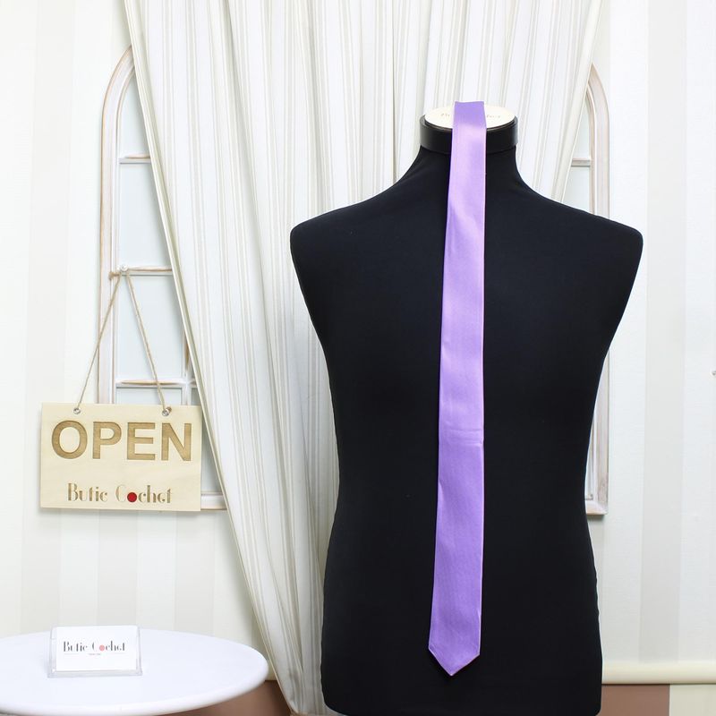 Fashion, accesorii si bijuterii - Barbati - Accesorii barbati - Cravate si papioane barbati - Cravata, Buticcochet, din material sintetic, 145 x 5.5 cm, Mov deschis - CRV237 - Infinity.ro