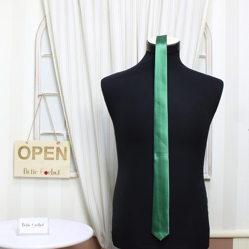 Fashion, accesorii si bijuterii - Barbati - Accesorii barbati - Cravate si papioane barbati - Cravata, Buticcochet, din material sintetic, 145 x 5.5 cm, Verde - CRV240 - Infinity.ro