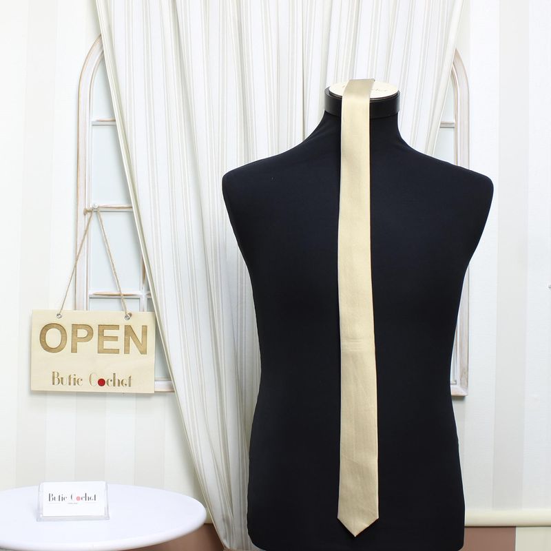 Fashion, accesorii si bijuterii - Barbati - Accesorii barbati - Cravate si papioane barbati - Cravata, Buticcochet, din material sintetic, 145 x 5.5 cm, Bej - CRV246 - Infinity.ro
