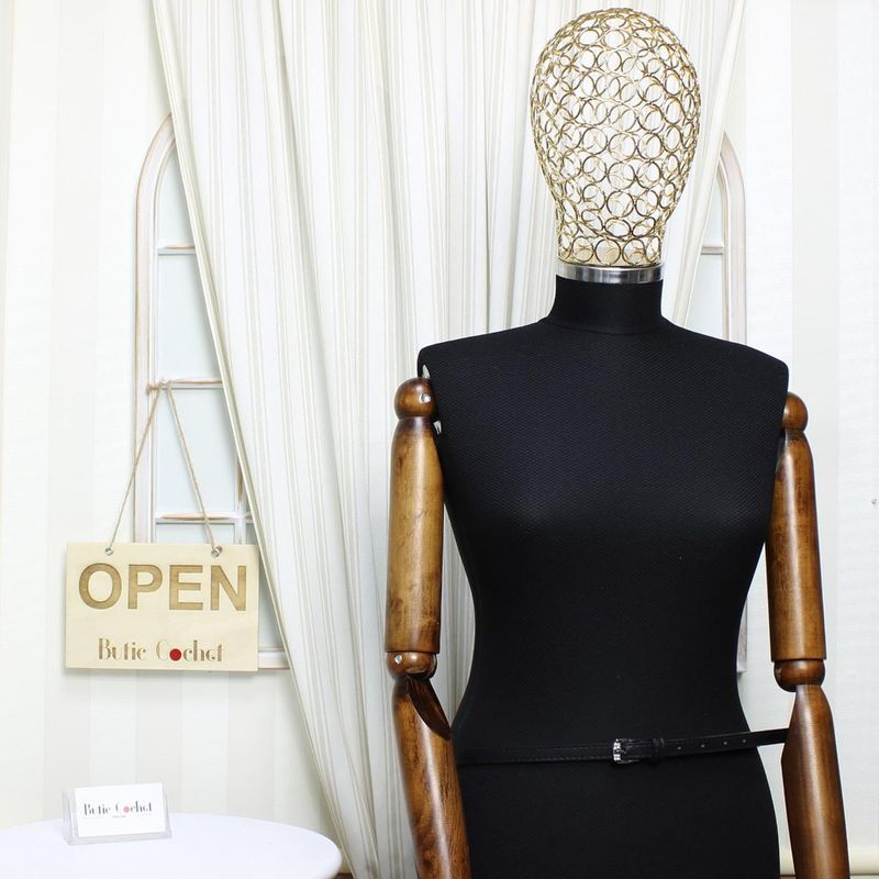Fashion, accesorii si bijuterii - Femei - Accesorii femei - Curele femei - Curea dama, Buticcochet, din piele sintetica, 110 x 1.5 cm, catarama cu strasuri, Negru - CRDD206 - Infinity.ro