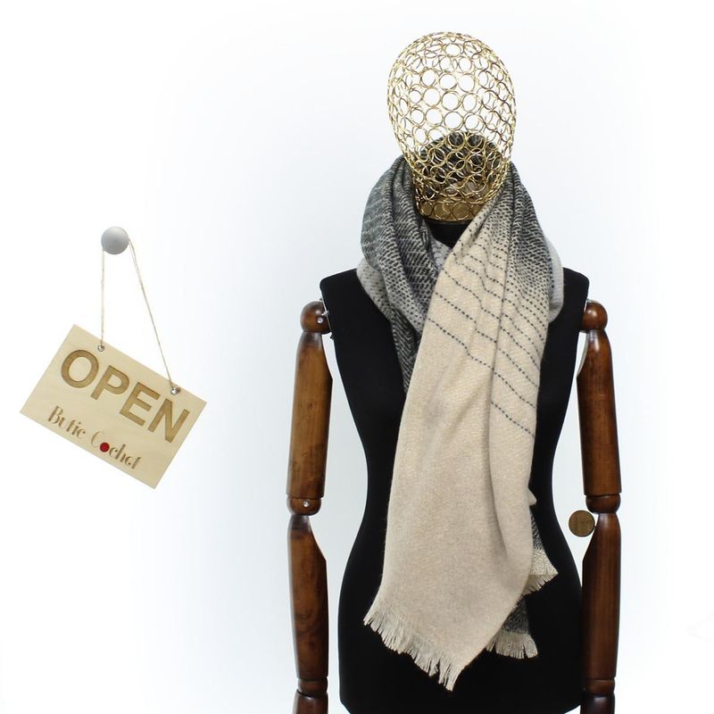 Fashion, accesorii si bijuterii - Femei - Accesorii femei - Esarfe si fulare femei - Esarfa de dama, Buticcochet, casmir, 190 x 65 cm, Negru - ES2692 - Infinity.ro