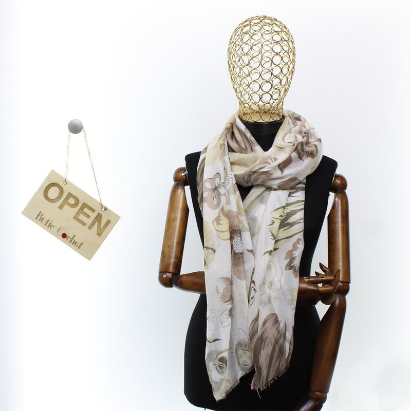 Fashion, accesorii si bijuterii - Femei - Accesorii femei - Esarfe si fulare femei - Esarfa de dama, cu floricele, ButicCochet, 70% poliester 30% vascoza, Crem - ES2938 - Infinity.ro