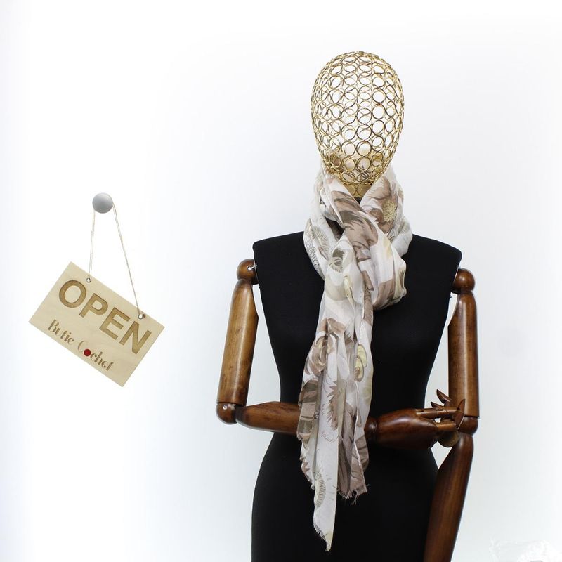 Fashion, accesorii si bijuterii - Femei - Accesorii femei - Esarfe si fulare femei - Esarfa de dama, cu floricele, ButicCochet, 70% poliester 30% vascoza, Crem - ES2938 - Infinity.ro