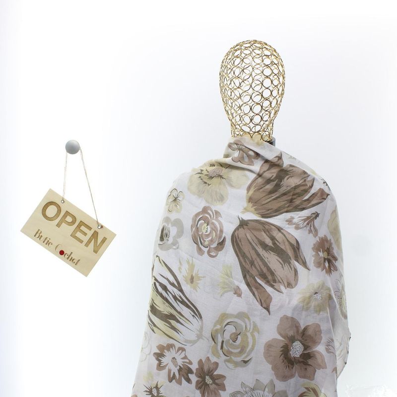 Fashion, accesorii si bijuterii - Femei - Accesorii femei - Esarfe si fulare femei - Esarfa de dama, cu floricele, ButicCochet, 70% poliester 30% vascoza, Crem - ES2938 - Infinity.ro
