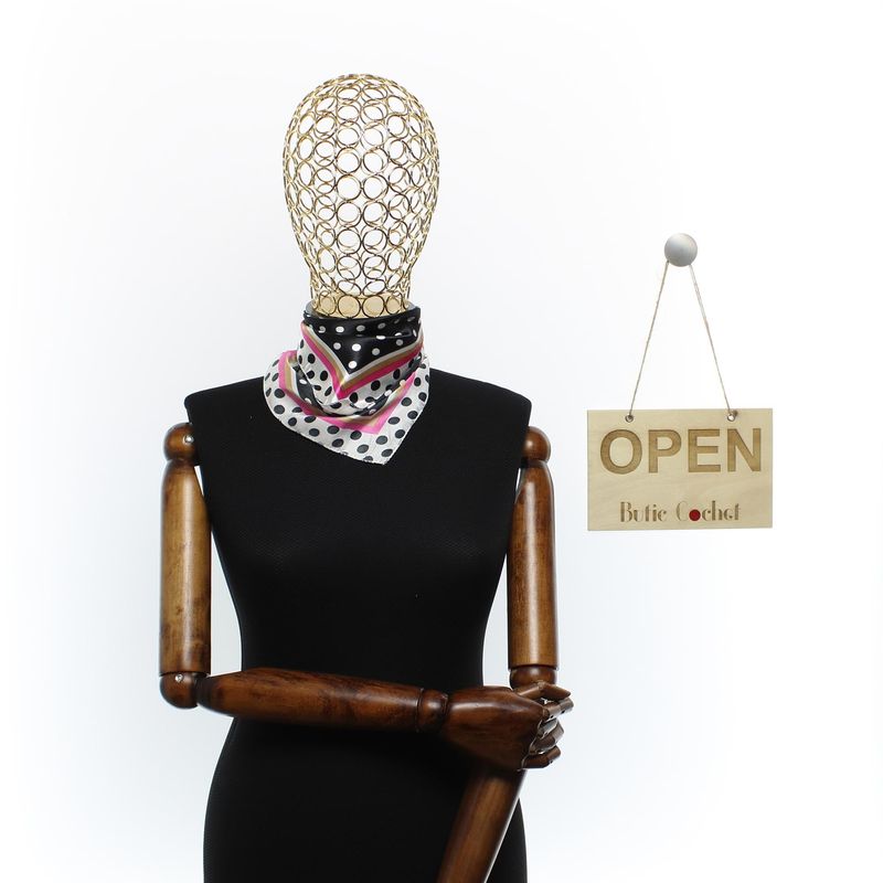 Fashion, accesorii si bijuterii - Femei - Accesorii femei - Esarfe si fulare femei - Batic de dama, 50 x 50 cm, ButicCochet, din satin, multicolor - ES2572 - Infinity.ro