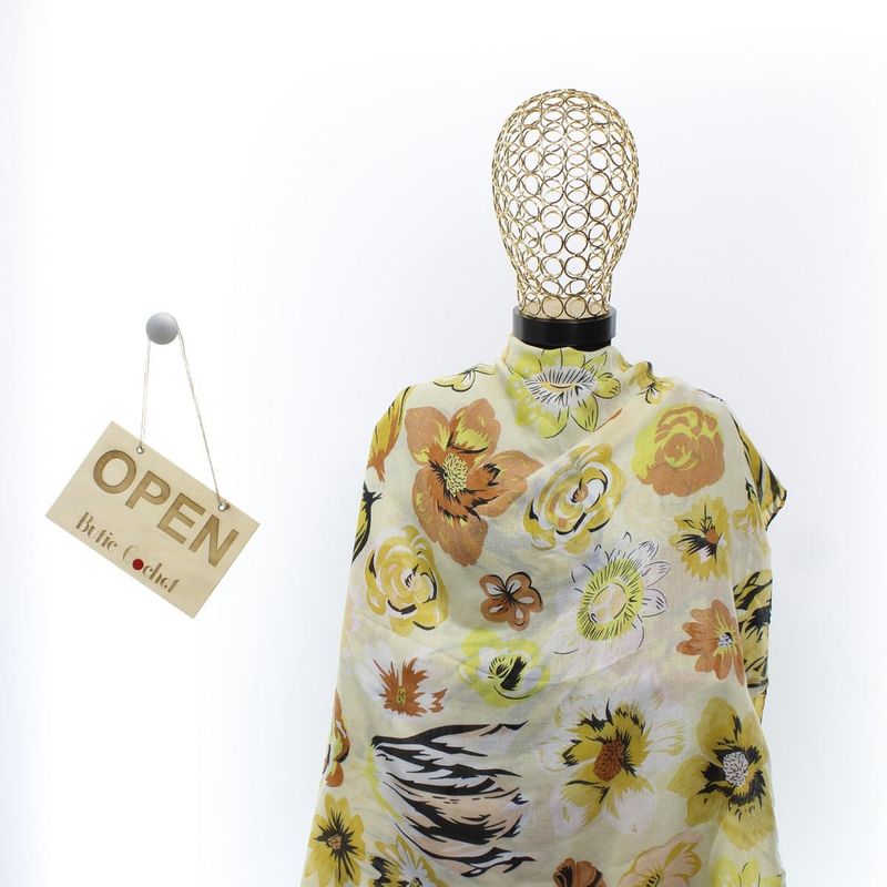 Fashion, accesorii si bijuterii - Femei - Accesorii femei - Esarfe si fulare femei - Esarfa de dama, cu floricele, ButicCochet, 70% poliester 30% vascoza, Galben - ES2940 - Infinity.ro