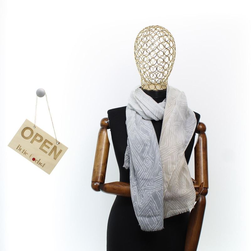 Fashion, accesorii si bijuterii - Femei - Accesorii femei - Esarfe si fulare femei - Esarfa de dama, cu model liniar, ButicCochet, 70% poliester 30% vascoza, Gri - ES2949 - Infinity.ro