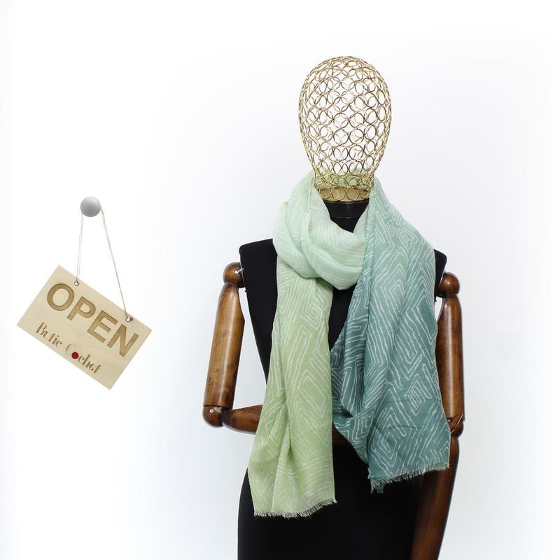 Fashion, accesorii si bijuterii - Femei - Accesorii femei - Esarfe si fulare femei - Esarfa de dama, cu model liniar, ButicCochet, 70% poliester 30% vascoza, verde - ES2948 - Infinity.ro
