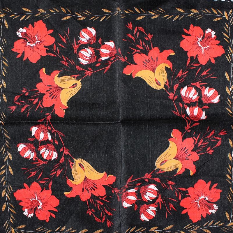 Fashion, accesorii si bijuterii - Femei - Accesorii femei - Esarfe si fulare femei - Batic de dama, 50 x 50 cm, ButicCochet, din satin, multicolor - ES2591 - Infinity.ro
