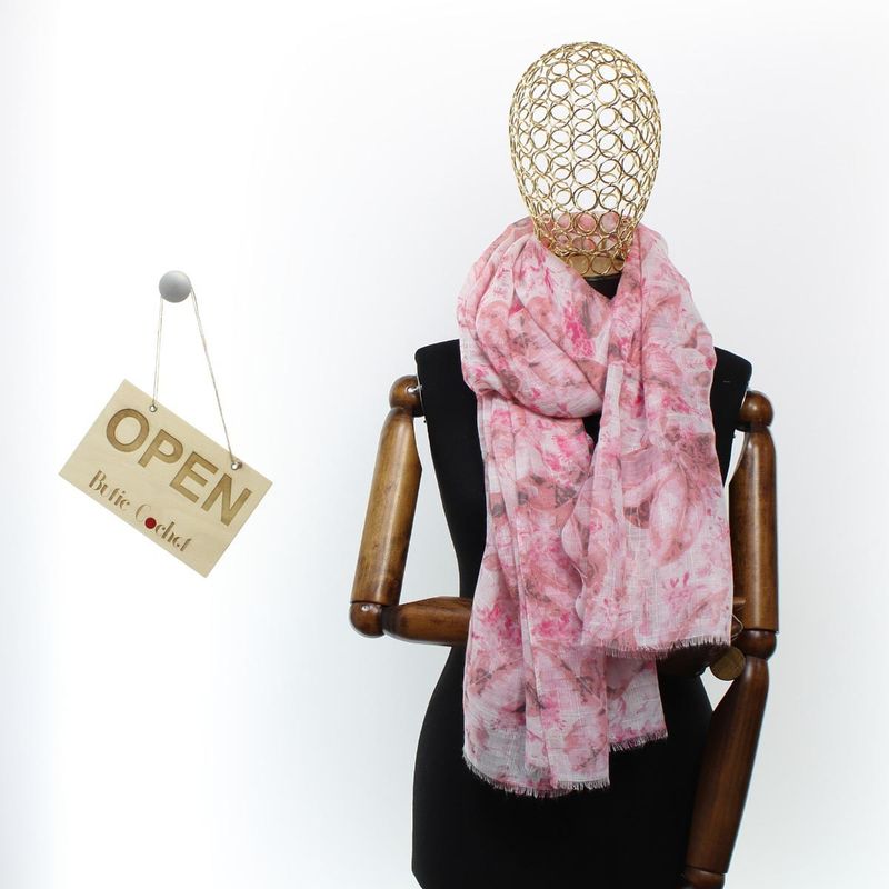 Fashion, accesorii si bijuterii - Femei - Accesorii femei - Esarfe si fulare femei - Esarfa de dama, ButicCochet, 70% poliester 30% vascoza,cu flori, Roz - ES2957 - Infinity.ro