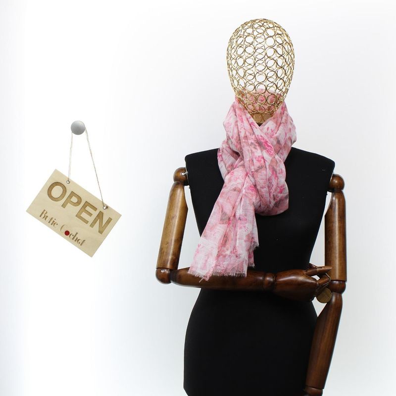 Fashion, accesorii si bijuterii - Femei - Accesorii femei - Esarfe si fulare femei - Esarfa de dama, ButicCochet, 70% poliester 30% vascoza,cu flori, Roz - ES2957 - Infinity.ro