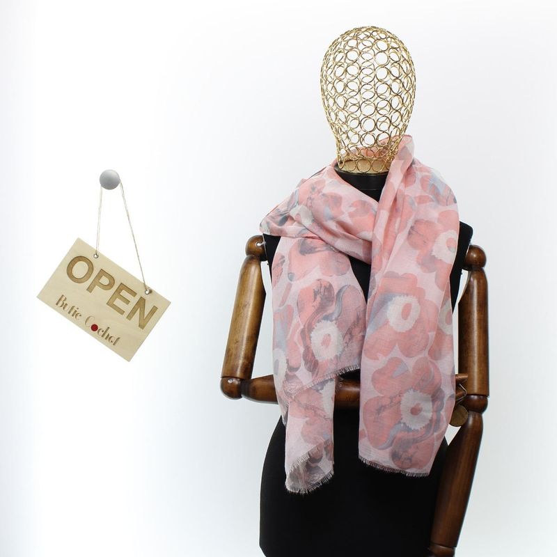 Fashion, accesorii si bijuterii - Femei - Accesorii femei - Esarfe si fulare femei - Esarfa de dama, ButicCochet, 70% poliester 30% vascoza, model floral, Roz - ES2970 - Infinity.ro
