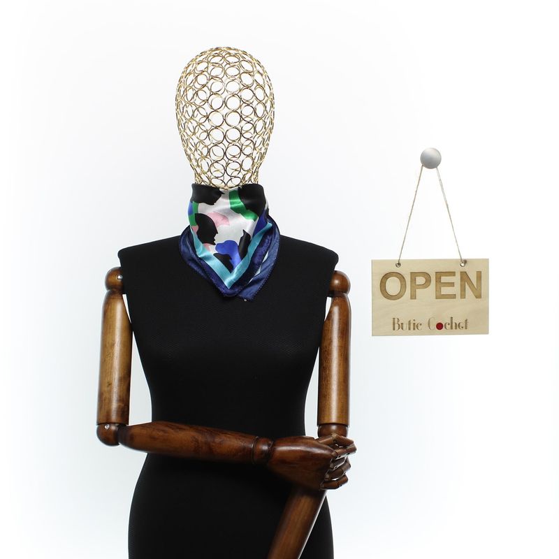 Fashion, accesorii si bijuterii - Femei - Accesorii femei - Esarfe si fulare femei - Batic de dama, 50 x 50 cm, ButicCochet, din satin, multicolor - ES2612 - Infinity.ro