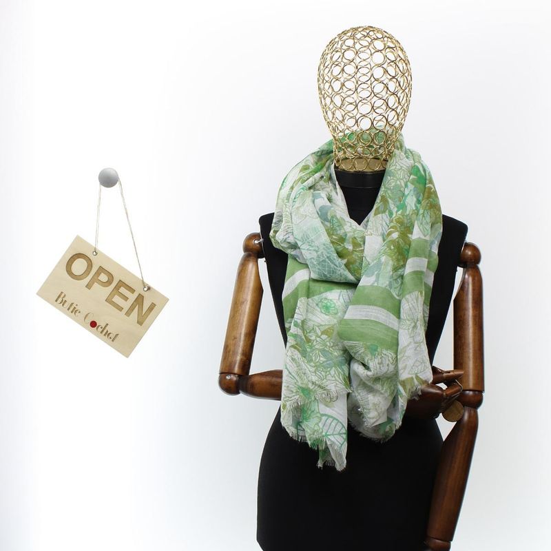 Fashion, accesorii si bijuterii - Femei - Accesorii femei - Esarfe si fulare femei - Esarfa de dama, ButicCochet, 70% poliester 30% vascoza, model floral, Verde - ES2977 - Infinity.ro
