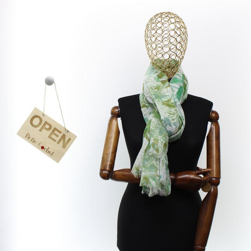 Fashion, accesorii si bijuterii - Femei - Accesorii femei - Esarfe si fulare femei - Esarfa de dama, ButicCochet, 70% poliester 30% vascoza, model floral, Verde - ES2977 - Infinity.ro