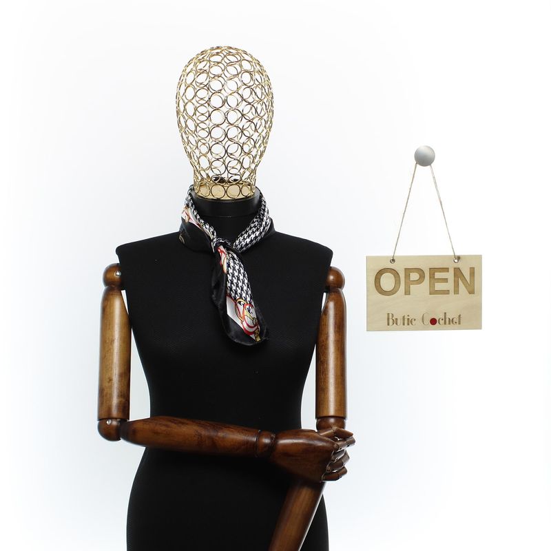 Fashion, accesorii si bijuterii - Femei - Accesorii femei - Esarfe si fulare femei - Batic de dama, 50 x 50 cm, ButicCochet, din satin, multicolor - ES2621 - Infinity.ro