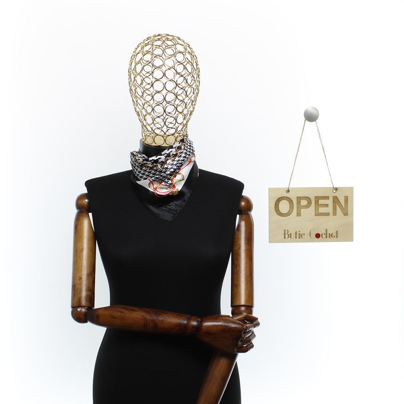 Fashion, accesorii si bijuterii - Femei - Accesorii femei - Esarfe si fulare femei - Batic de dama, 50 x 50 cm, ButicCochet, din satin, multicolor - ES2621 - Infinity.ro